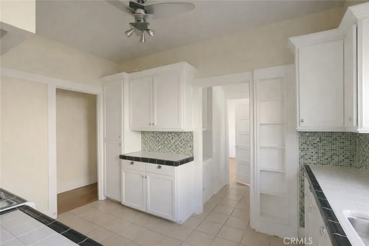 925 Kitchen
