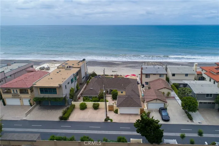 70' WIDE LOT PROVIDES EXTRA ON SITE PARKING FOR 4 VEHICLES