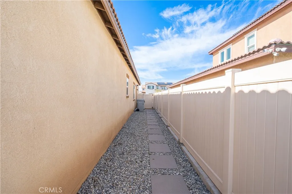 10657 Appaloosa, Hesperia, California 92345 home-pic-35