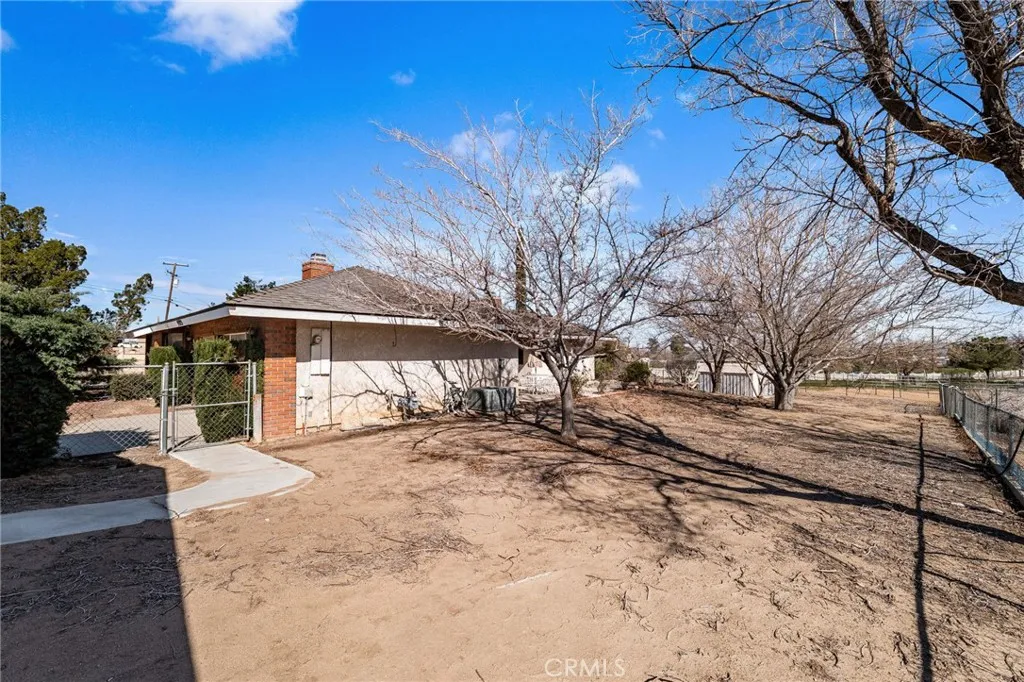 9925 Balsam, Hesperia, California 92345 home-pic-36