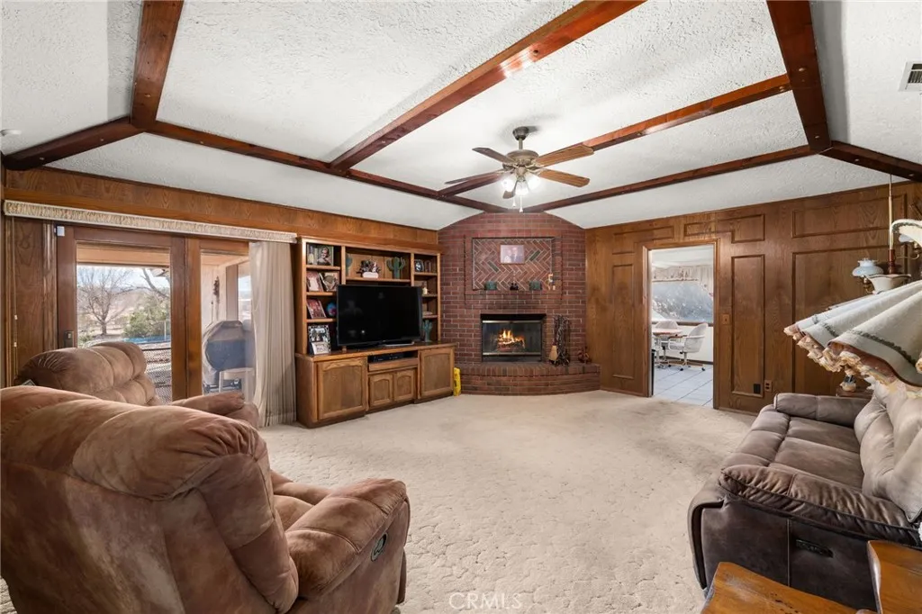 9925 Balsam, Hesperia, California 92345 home-pic-16