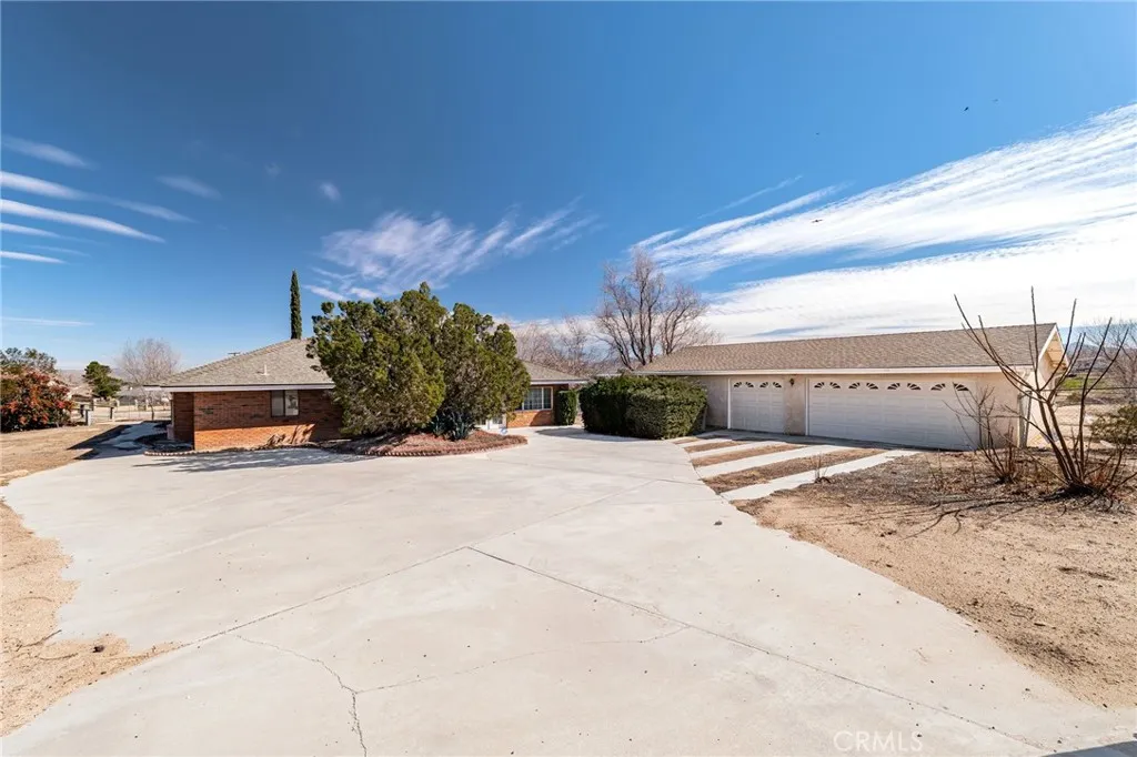 9925 Balsam, Hesperia, California 92345 home-pic-2
