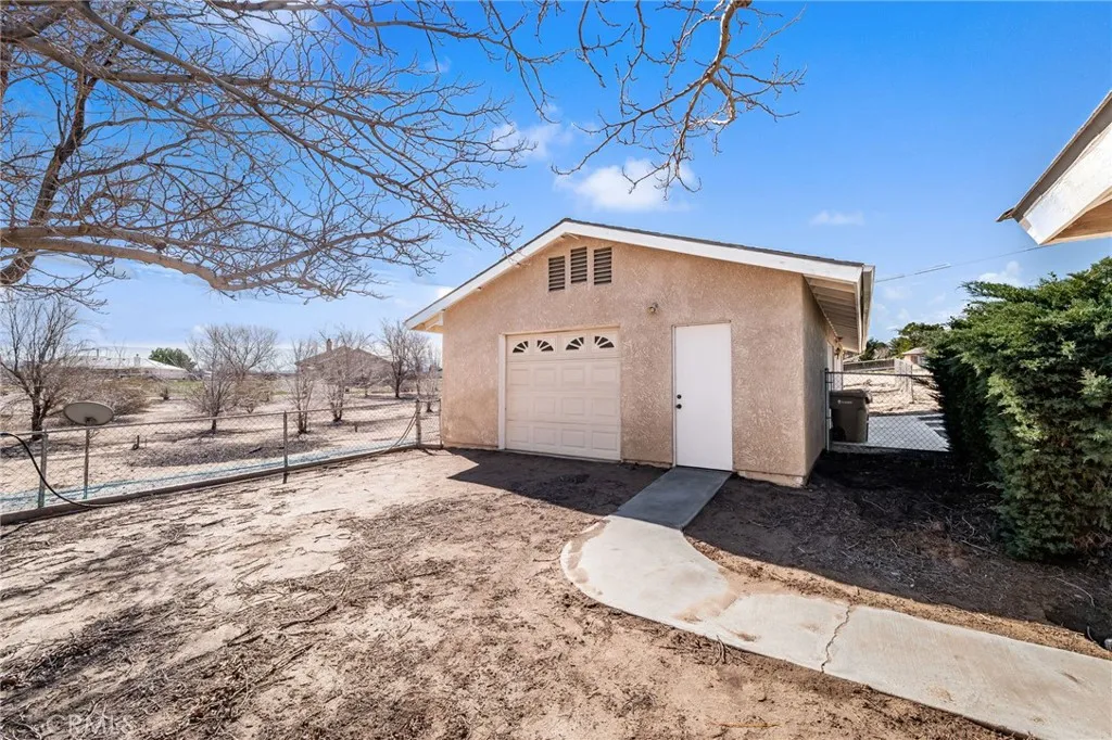 9925 Balsam, Hesperia, California 92345 home-pic-34