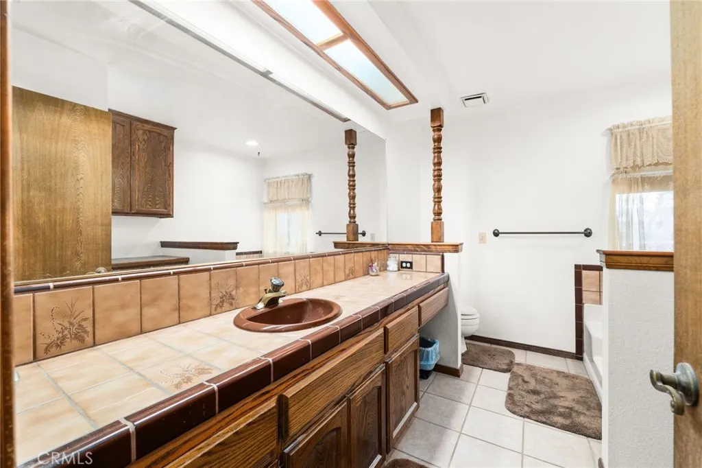 9925 Balsam, Hesperia, California 92345 home-pic-18