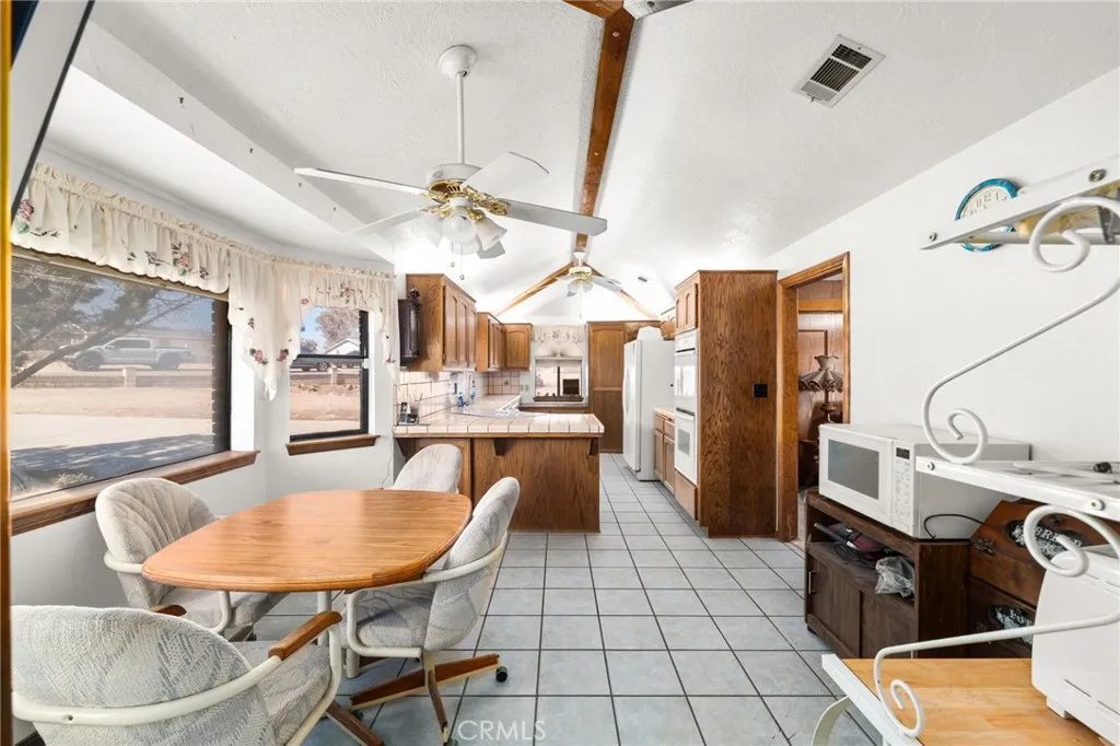 9925 Balsam, Hesperia, California 92345 home-pic-7