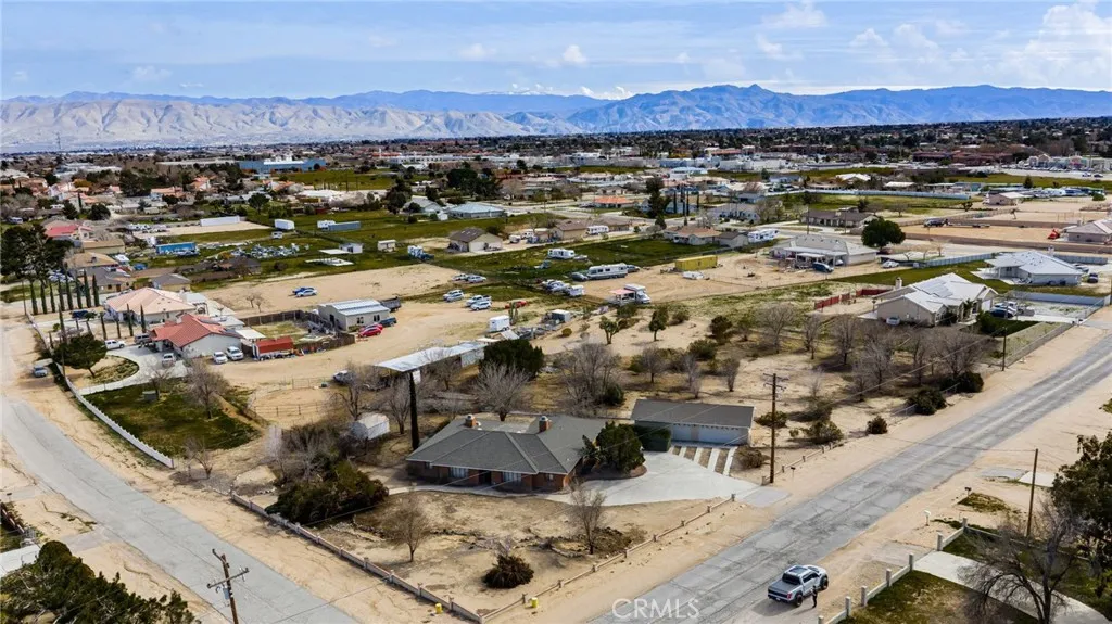 9925 Balsam, Hesperia, California 92345 home-pic-51