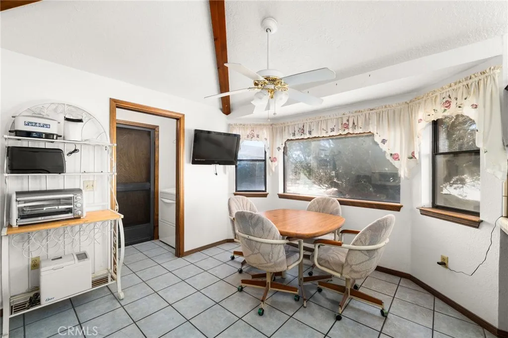 9925 Balsam, Hesperia, California 92345 home-pic-8