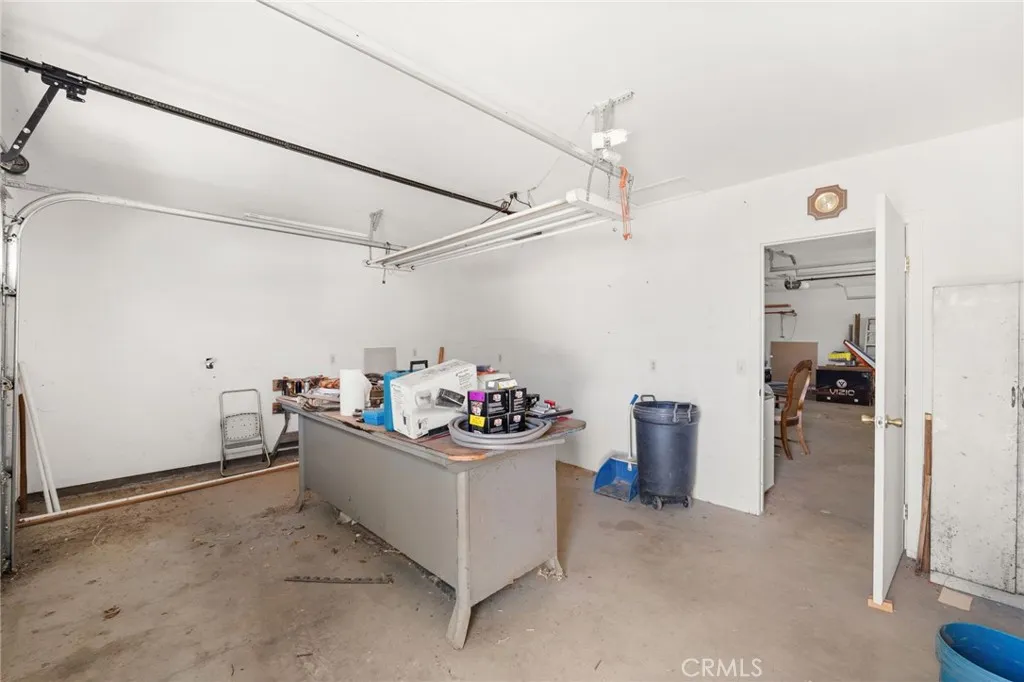 9925 Balsam, Hesperia, California 92345 home-pic-47