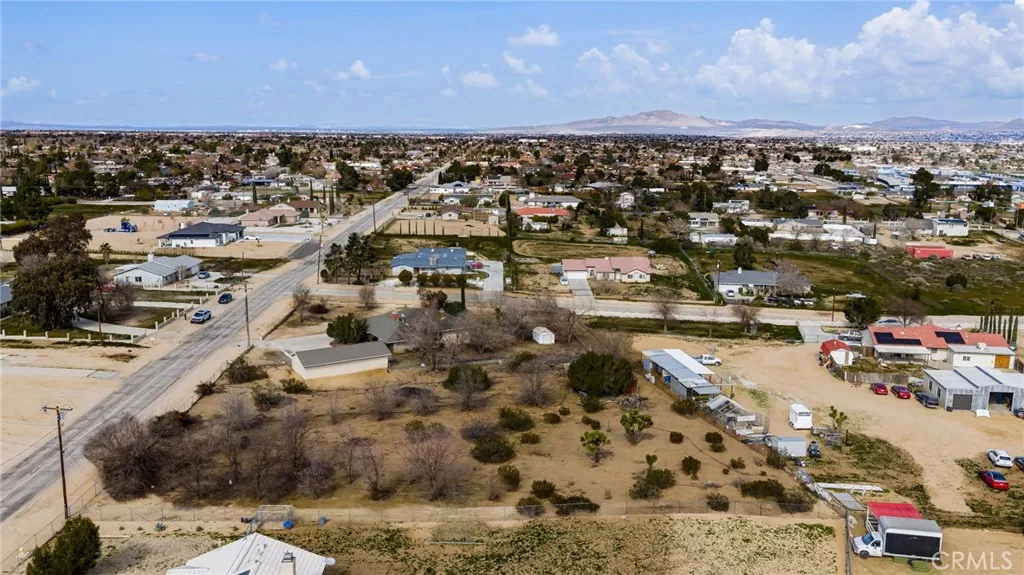9925 Balsam, Hesperia, California 92345 home-pic-54