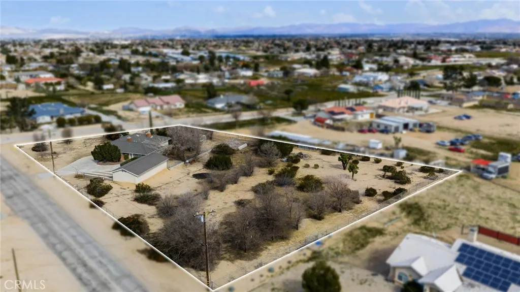 9925 Balsam, Hesperia, California 92345 home-pic-60