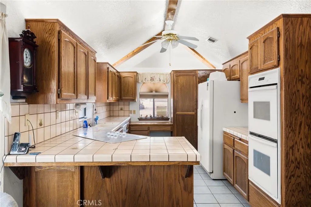 9925 Balsam, Hesperia, California 92345 home-pic-9
