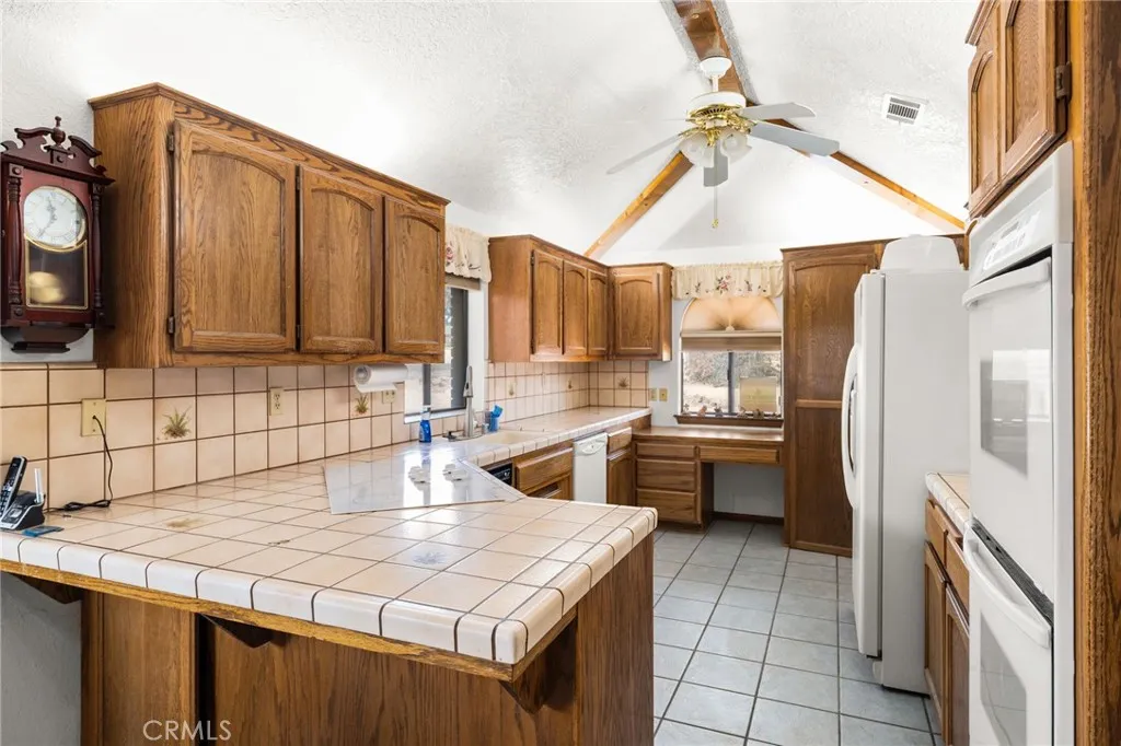 9925 Balsam, Hesperia, California 92345 home-pic-10