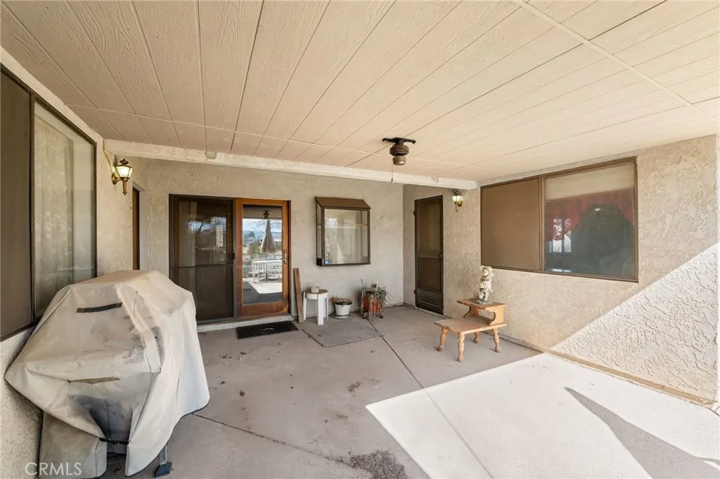 9925 Balsam, Hesperia, California 92345 home-pic-28