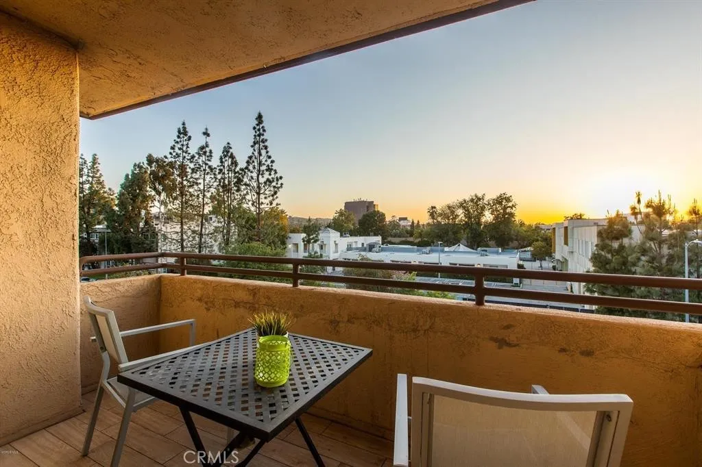 5412 Lindley Avenue 325, Encino, California 91316 home-pic-34