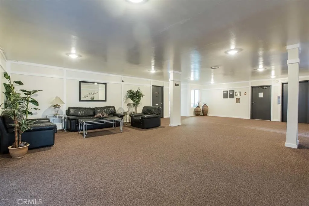 5412 Lindley Avenue 325, Encino, California 91316 home-pic-37