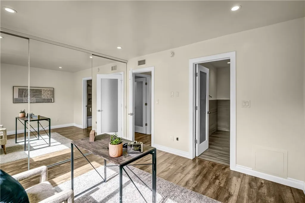 5412 Lindley Avenue 325, Encino, California 91316 home-pic-27