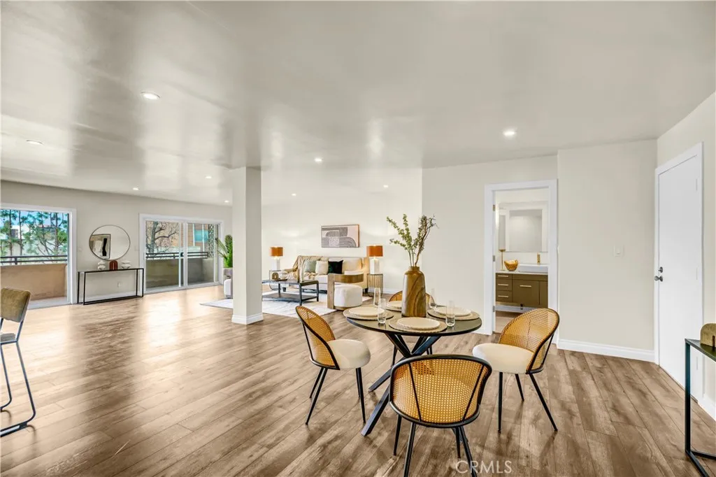 5412 Lindley Avenue 325, Encino, California 91316 home-pic-14