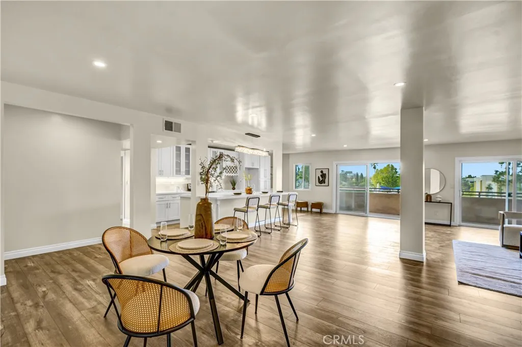 5412 Lindley Avenue 325, Encino, California 91316 home-pic-13