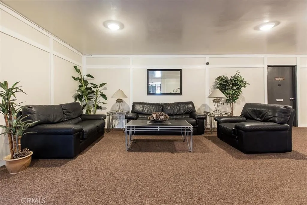 5412 Lindley Avenue 325, Encino, California 91316 home-pic-36
