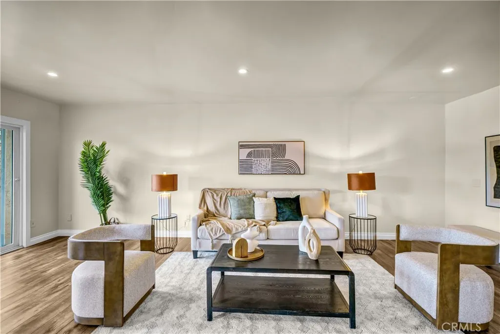 5412 Lindley Avenue 325, Encino, California 91316 home-pic-6