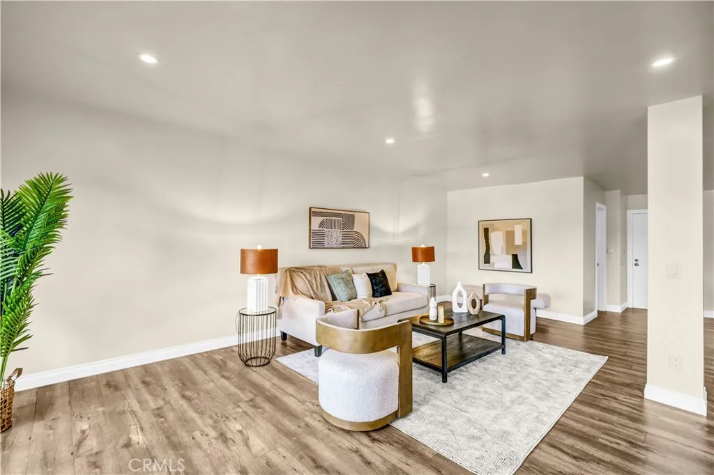 5412 Lindley Avenue 325, Encino, California 91316 home-pic-8