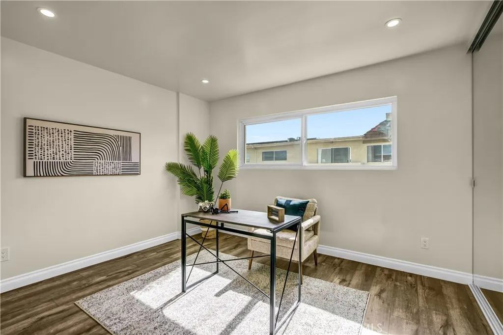 5412 Lindley Avenue 325, Encino, California 91316 home-pic-26