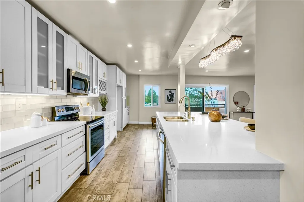 5412 Lindley Avenue 325, Encino, California 91316 home-pic-11