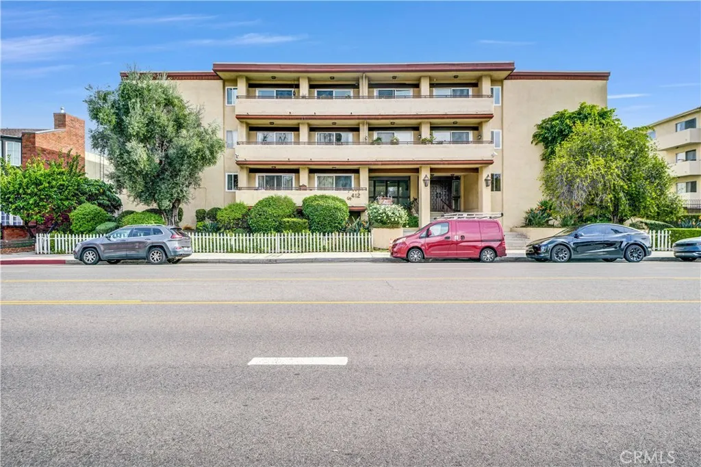 5412 Lindley Avenue 325, Encino, California 91316 home-pic-30