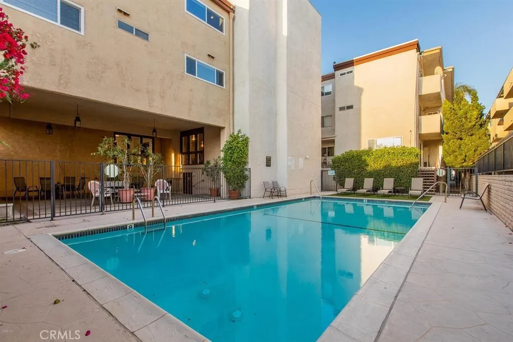 5412 Lindley Avenue 325, Encino, California 91316 home-pic-38