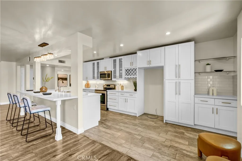 5412 Lindley Avenue 325, Encino, California 91316 home-pic-10