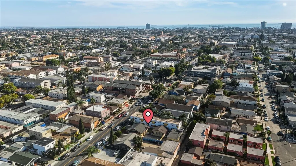 1105 Cherry Ave, Long Beach, California 90813 home-pic-2