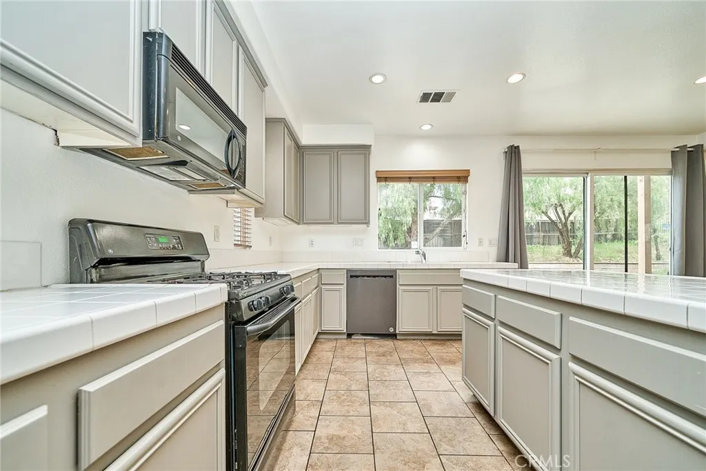 26244 Charismatic Court, Moreno Valley, California 92555 home-pic-16