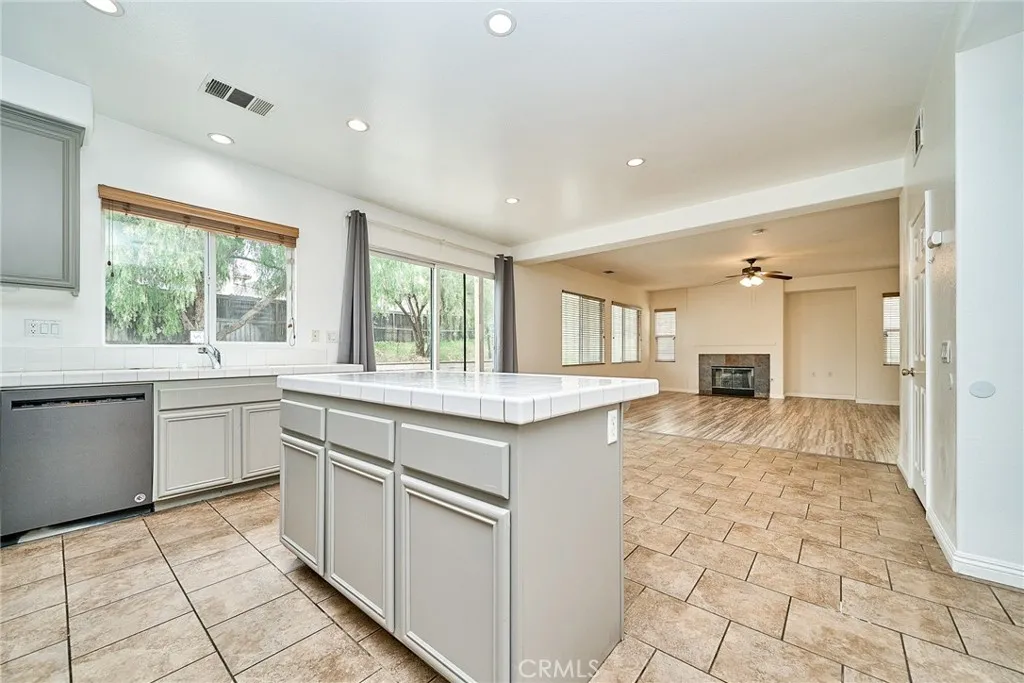 26244 Charismatic Court, Moreno Valley, California 92555 home-pic-17