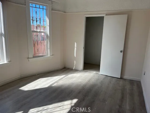 317 E 42nd Pl, Los Angeles, California 90011 home-pic-18