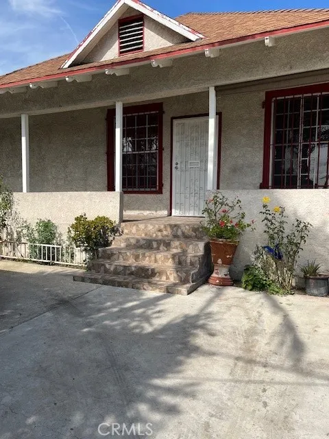 317 E 42nd Pl, Los Angeles, California 90011 home-pic-2