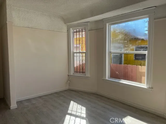 317 E 42nd Pl, Los Angeles, California 90011 home-pic-17