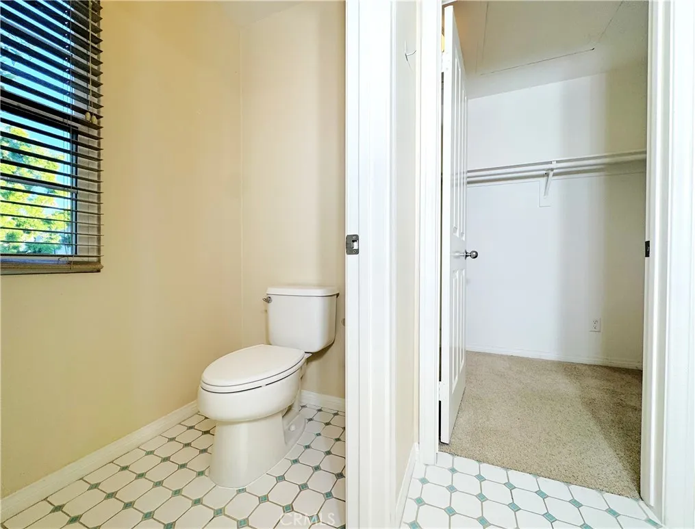 Primary full bath / private toilet room & walk in closet