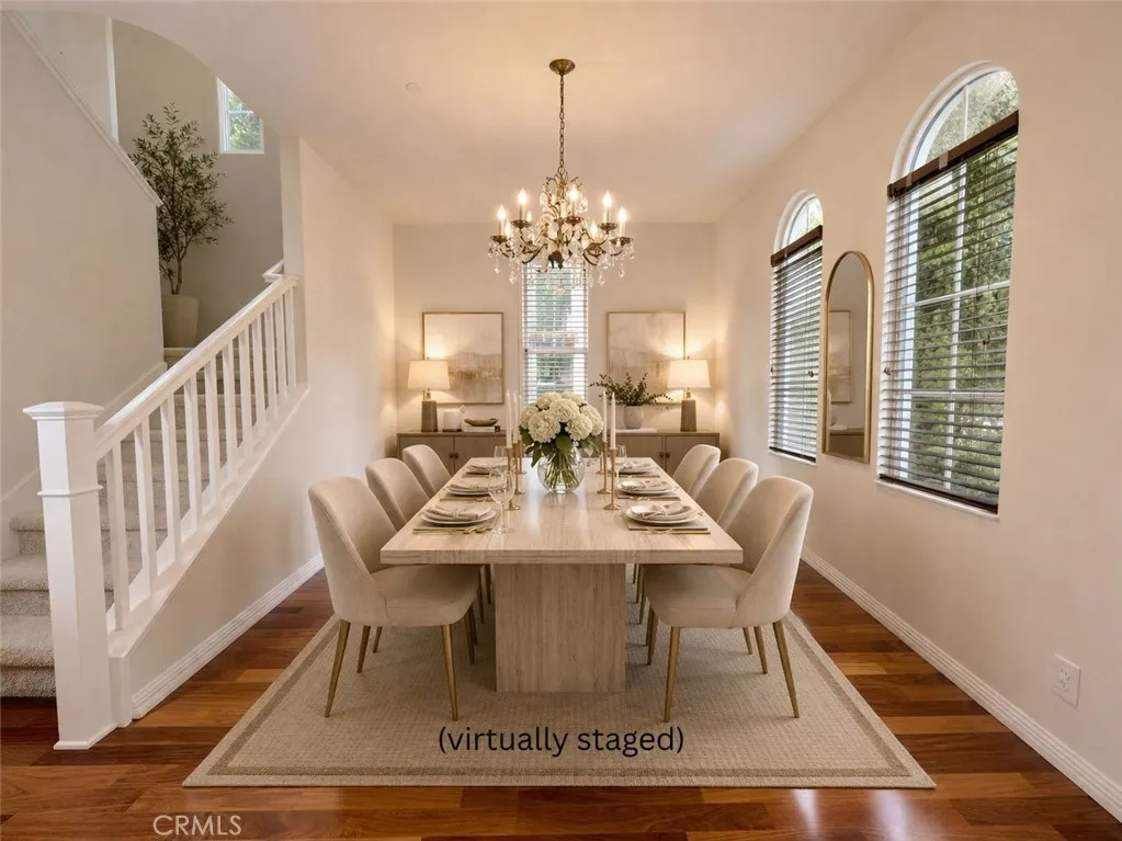 Dining room (virtually staged)
