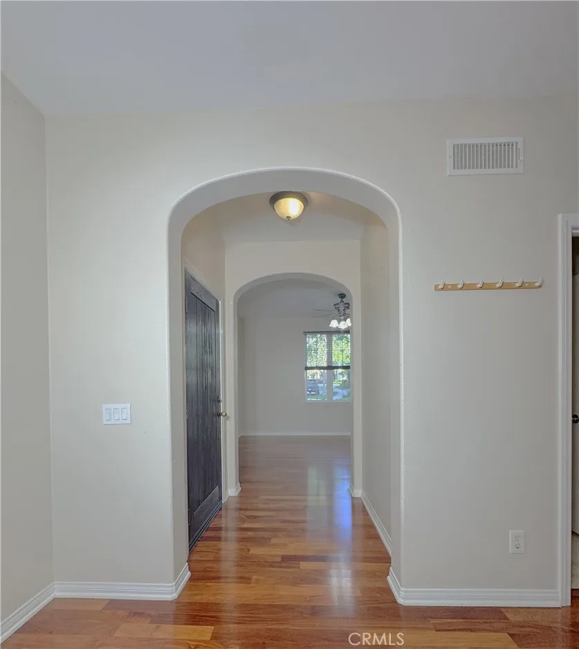 Foyer / Front doorway