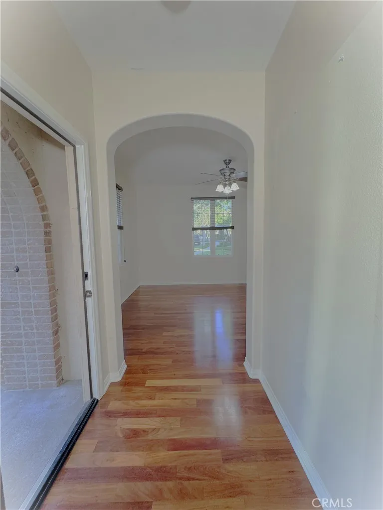 Foyer / Front doorway