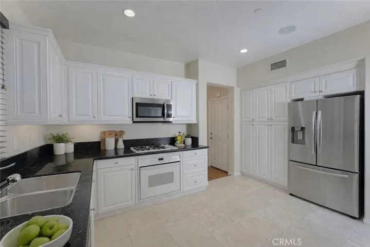 Kitchen (virtually staged)
