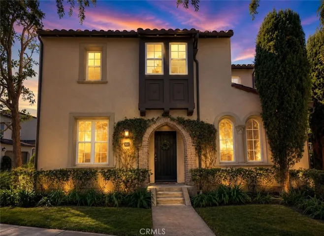 Stunning curb appeal!