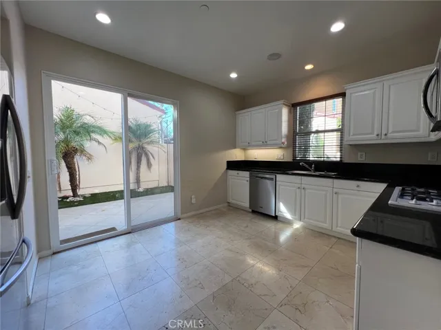 Light and bright kitchen!