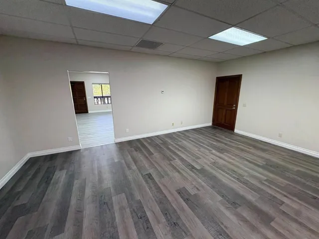 800 SF divisible Office Suite - into 2 separate 400 SF offices