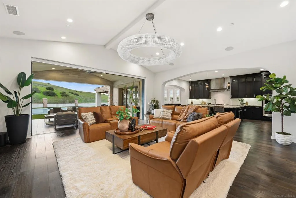 14849 Chesfield Ct, San Diego, California 92127 home-pic-8