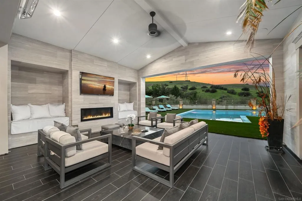 14849 Chesfield Ct, San Diego, California 92127 home-pic-9