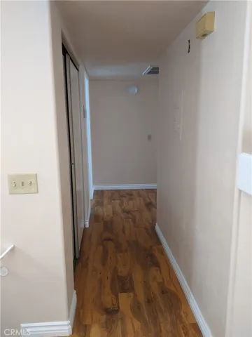Living room to rooms hall