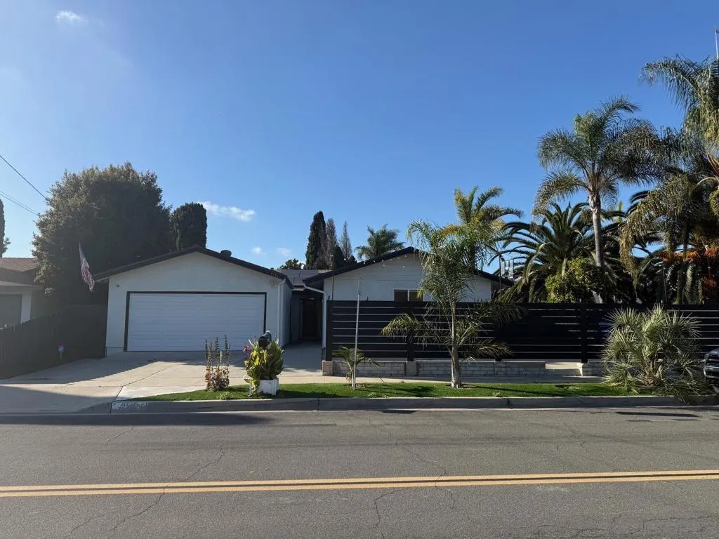 3516 Las Vegas Dr, Oceanside, California 92054 home-pic-1