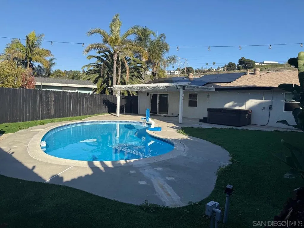 3516 Las Vegas Dr, Oceanside, California 92054 home-pic-17