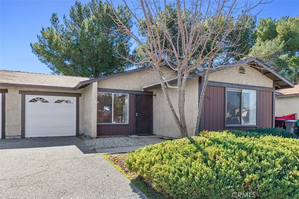 5464 Evelyn Drive, Banning, California 92220 home-pic-1